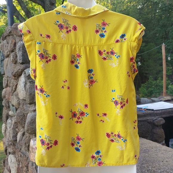 No Boundaries super soft button down top - Picture 4 of 7